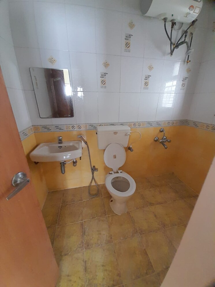 Bathroom, belvalkar-kalpak-chs 3 Bedroom 1033 Sq.Ft. Apartment In Dahanukar Colony Pune 9463232