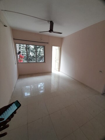 Master Bedroom in 3 BHK Apartment at Belvalkar Kalpak CHS, Dahanukar Colony – for Rent