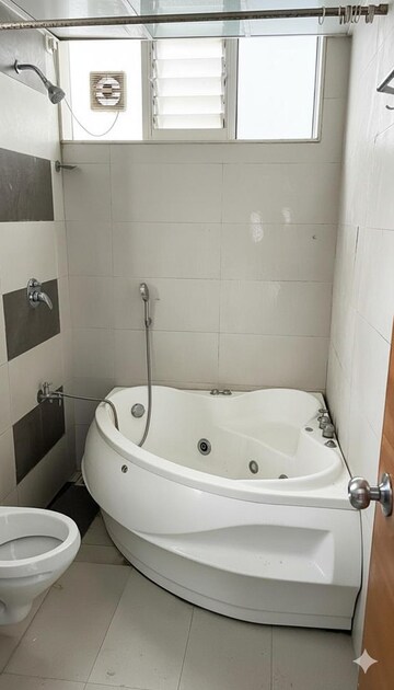 Bathroom in 3 BHK Apartment at Amanora Aspire Towerss, Hadapsar – for Sale