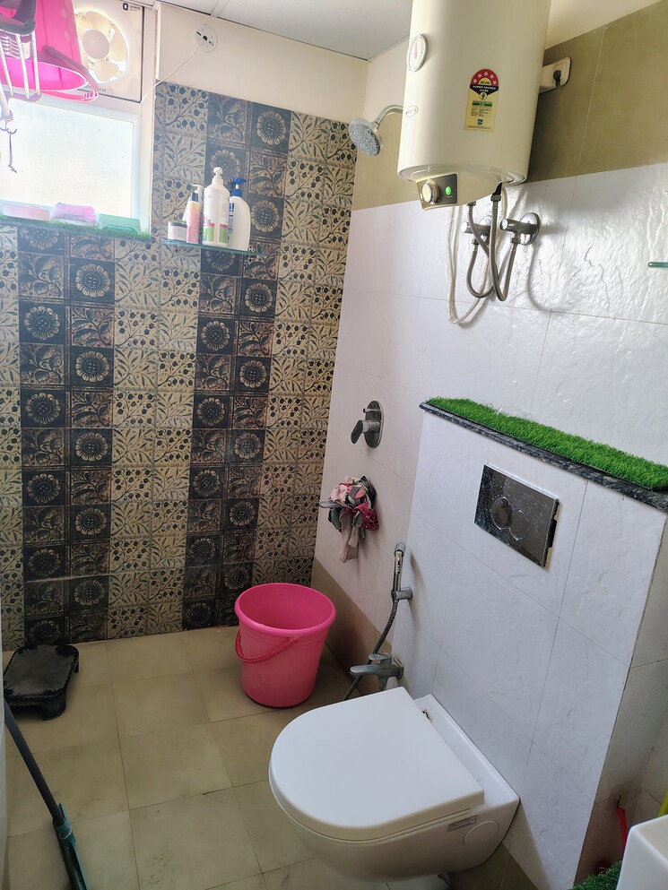 Bathroom, viraj-kamal-apartment 2 Bedroom 1081 Sq.Ft. Apartment In Gopalpura Jaipur 9463244
