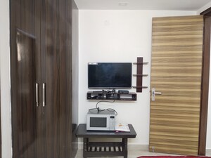 Room in 1 BHK Apartment at Panchsheel Vihar – for Rent