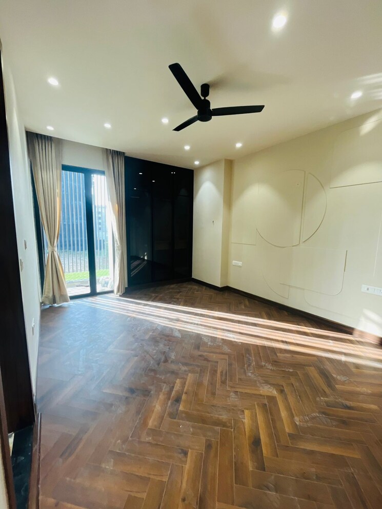 Bedroom, anant-raj-ashok-estate 4 Bedroom 2750 Sq.Ft. Builder Floor In Sector 63a Gurgaon 9463285