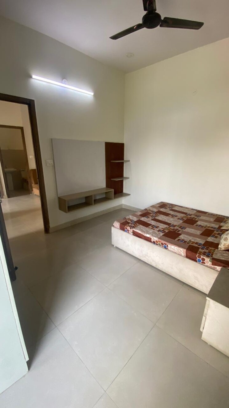 Bedroom, sector 84 3 Bedroom 180 Sq.Yd. Builder Floor In Sector 84 Faridabad 9463250