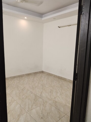 Room in 1 BHK Apartment at Panchsheel Vihar – for Rent
