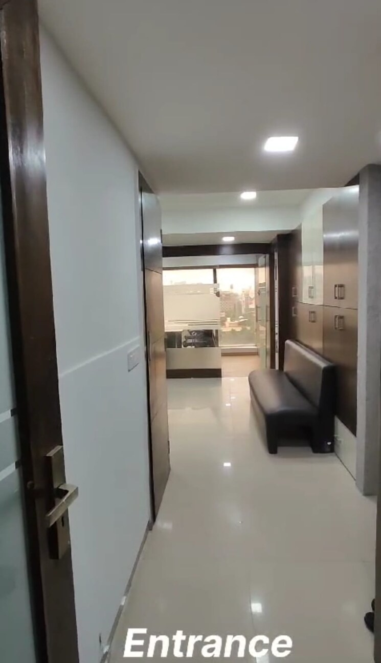 Team Area, shivalik-shilp Commercial Office Space 1650 Sq.Ft. In Sanidhya Ahmedabad 9463299
