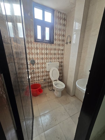 Bathroom in 3 BHK Builder Floor at Mandi – for Rent