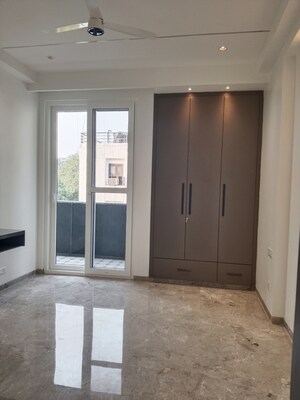 Room in 3 BHK Apartment at Saket – for Rent