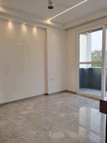 Room in 3 BHK Apartment at Saket – for Rent