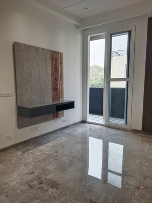 Room in 3 BHK Apartment at Saket – for Rent