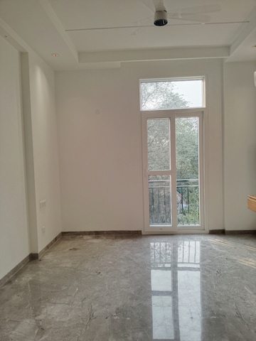 Room in 3 BHK Apartment at Saket – for Rent