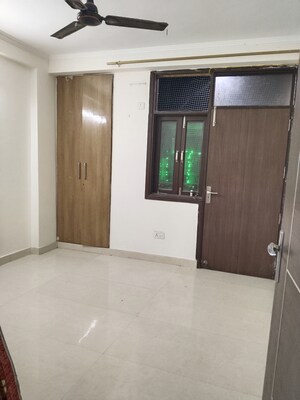 Room in 2 BHK Apartment at Panchsheel Vihar – for Rent