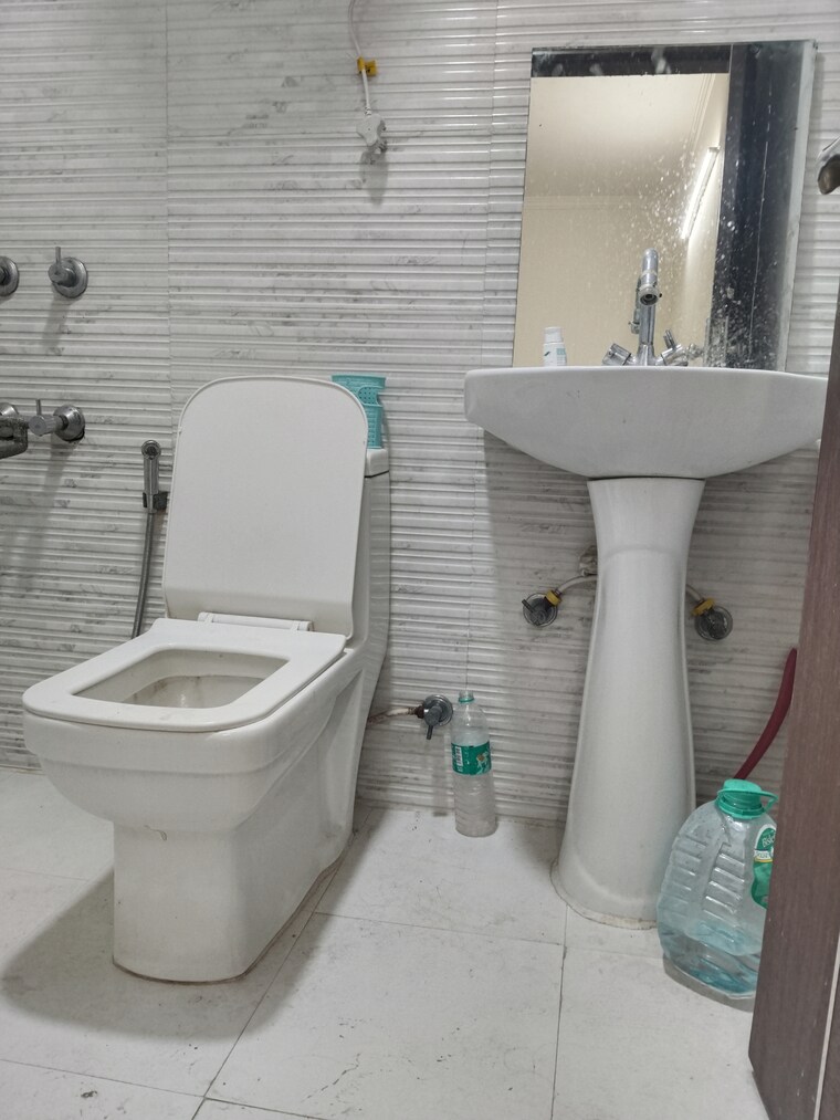 Bathroom, panchsheel vihar 2 Bedroom 875 Sq.Ft. Apartment In Panchsheel Vihar Delhi 9463365