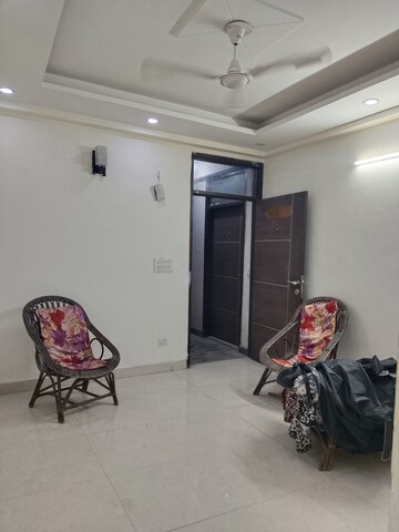 Room in 2 BHK Apartment at Panchsheel Vihar – for Rent