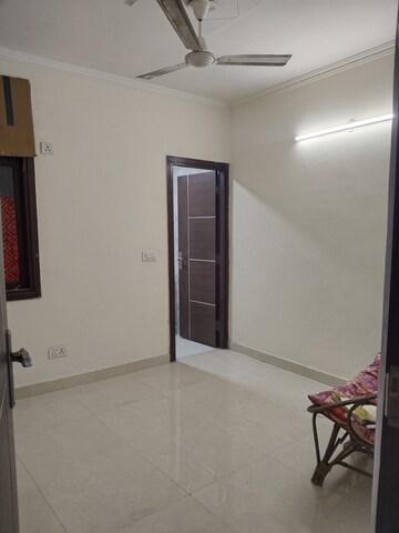 Room in 2 BHK Apartment at Panchsheel Vihar – for Rent