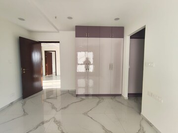 Room in 4 BHK Apartment at DSR The Classe, Narsingi – for Rent