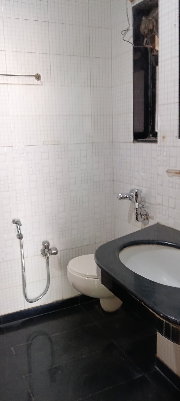 Bathroom, samartha-aangan 3 Bedroom 1550 Sq.Ft. Apartment In Andheri West Mumbai 9463384