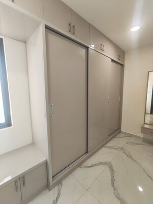 Room in 4 BHK Apartment at DSR The Classe, Narsingi – for Rent