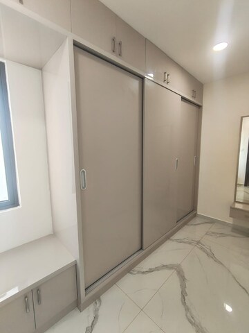 Room in 4 BHK Apartment at DSR The Classe, Narsingi – for Rent