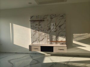 Room in 4 BHK Apartment at DSR The Classe, Narsingi – for Rent