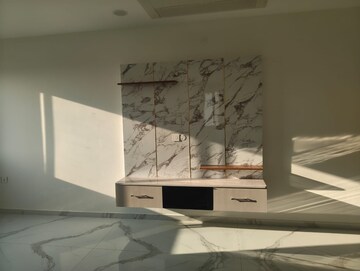 Room in 4 BHK Apartment at DSR The Classe, Narsingi – for Rent