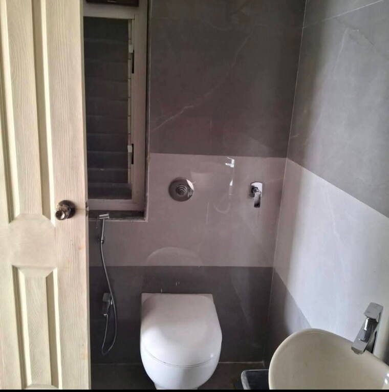 Bathroom, samarth-complex-goregaon 2 Bedroom 750 Sq.Ft. Apartment In Goregaon West Mumbai 9463386