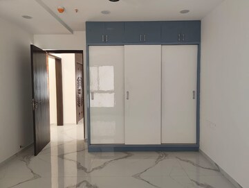 Room in 4 BHK Apartment at DSR The Classe, Narsingi – for Rent