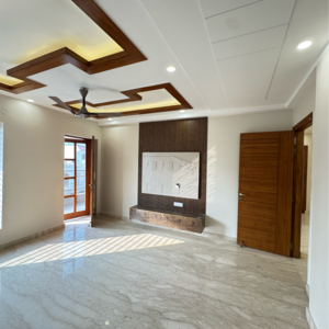 Room in 4 BHK Builder Floor at Sector 21c – for Sale