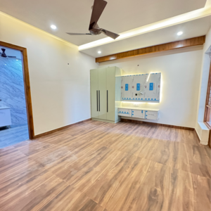 Room in 4 BHK Builder Floor at Sector 21c – for Sale