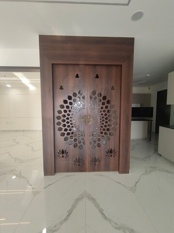 Room in 4 BHK Apartment at DSR The Classe, Narsingi – for Rent