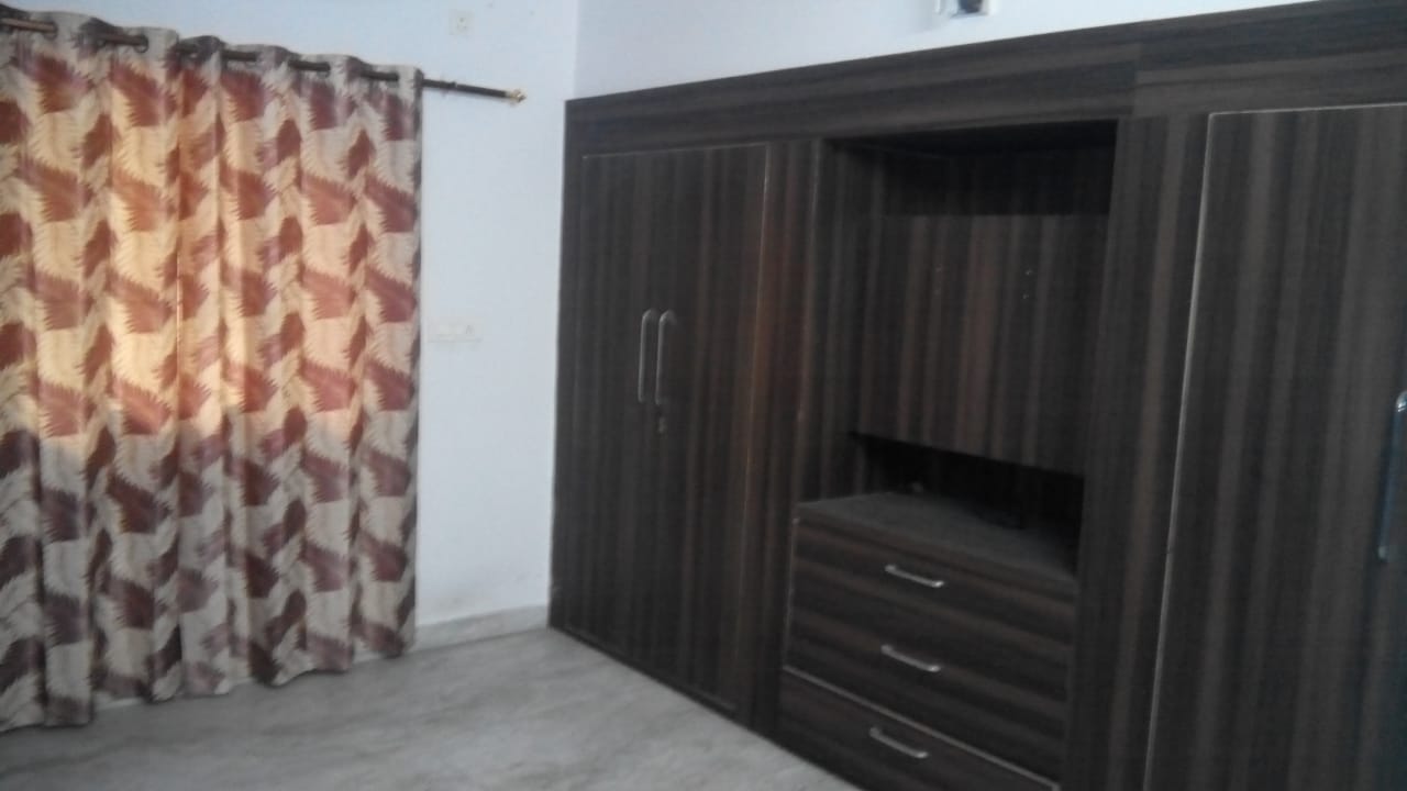3 BHK + Pooja Room Apartment For Sale in Balaji Apartment Rohini S