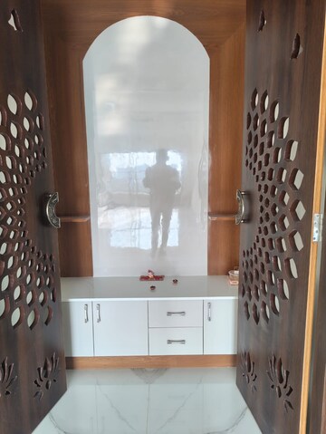 Room in 4 BHK Apartment at DSR The Classe, Narsingi – for Rent