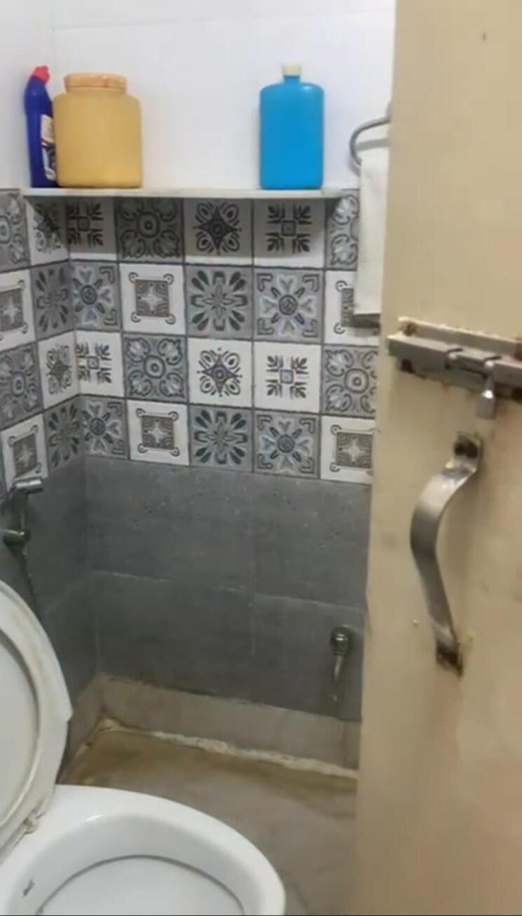 Bathroom, ballygunge 2 Bedroom 1180 Sq.Ft. Apartment In Ballygunge Kolkata 9463397