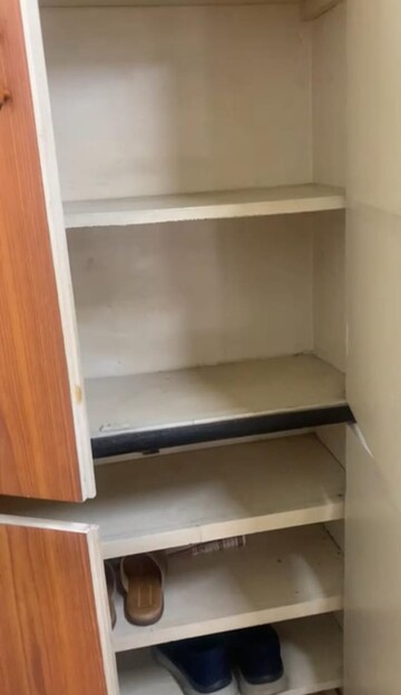 Furnished Amenities in 2 BHK Apartment at Ballygunge – for Rent