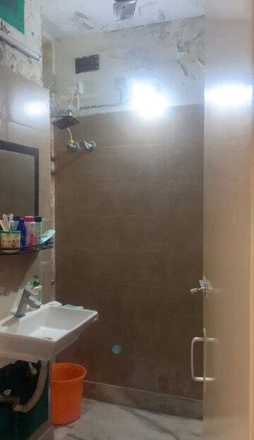 Bathroom in 2 BHK Apartment at Ballygunge – for Rent
