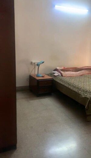 Bedroom in 2 BHK Apartment at Ballygunge – for Rent