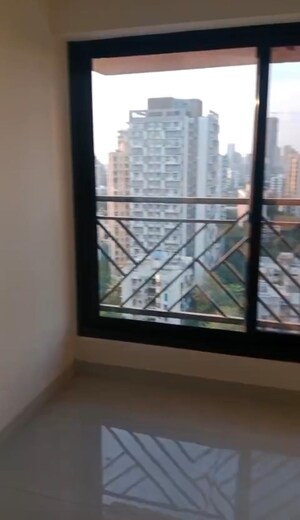 Room in 2 BHK Apartment at Kesar Residency, Kandivali West – for Rent
