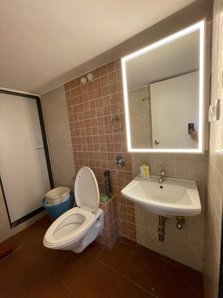 Bathroom, vraj-green-valley 2 Bedroom 826 Sq.Ft. Apartment In Kolshet Industrial Area Thane 9463433