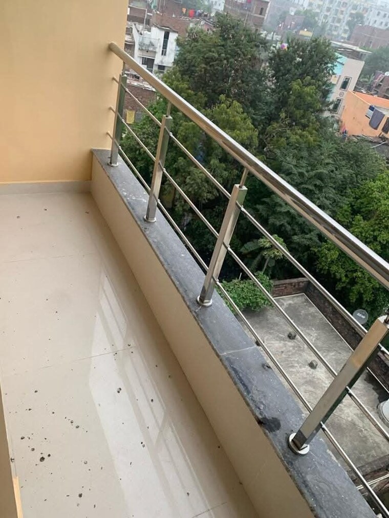 Balcony, nageshwar colony Commercial Office Space 2500 Sq.Ft. In Nageshwar Colony Patna 9463436