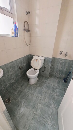 Bathroom in 2.5 BHK Apartment at Eldeco Green Meadows, Pi Greater Noida – for Sale