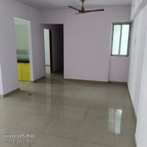 Room in 3 BHK Apartment at Tanvi Eminence Phase II, Mira Road – for Rent