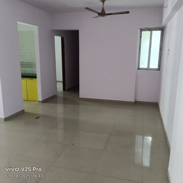 Room in 3 BHK Apartment at Tanvi Eminence Phase II, Mira Road – for Rent