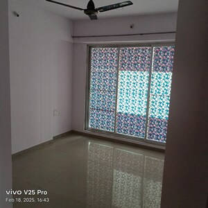 Bedroom in 3 BHK Apartment at Tanvi Eminence Phase II, Mira Road – for Rent