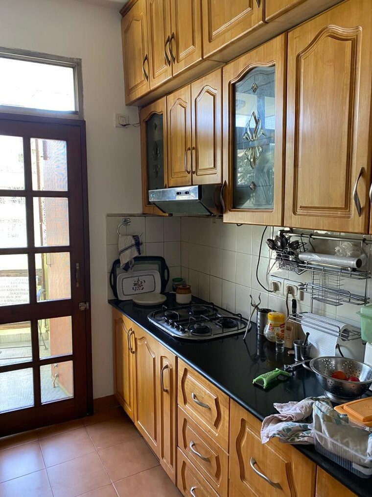 Kitchen, safdarjung enclave 3 Bedroom 170 Sq.Yd. Builder Floor In Safdarjung Enclave Delhi 9463460