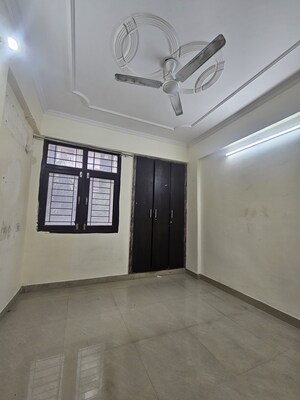 Room in 1 BHK Apartment at Vasant Kunj – for Rent