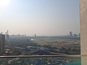 Master Bedroom in 2.5 BHK Apartment at Piramal Mahalaxmi, Mahalaxmi – for Rent