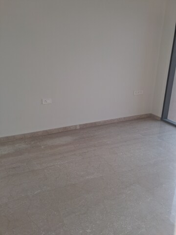 Furnished Amenities in 2.5 BHK Apartment at Piramal Mahalaxmi, Mahalaxmi – for Rent