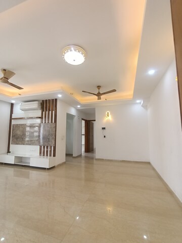 3 BHK Apartment For Rent in Omaxe Lake, North Mullanpur