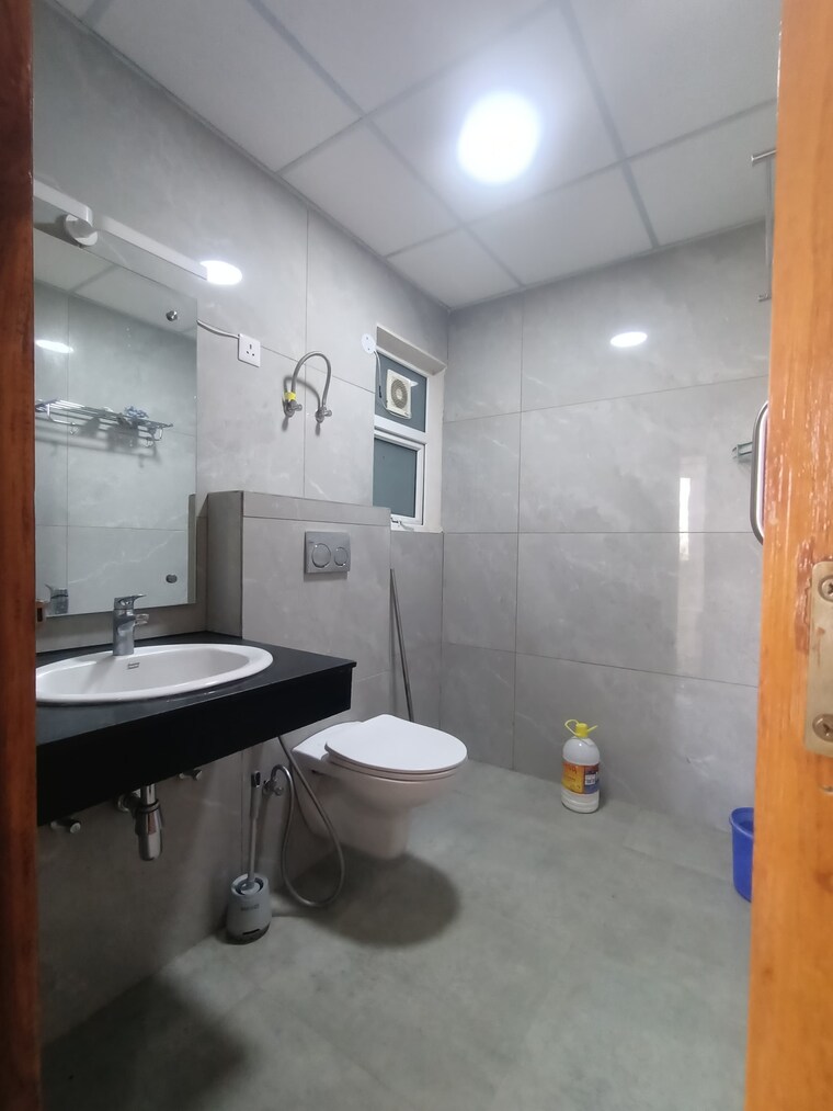 Bathroom, omaxe-lake 3 Bedroom 1580 Sq.Ft. Apartment In North Mullanpur Chandigarh 9463519