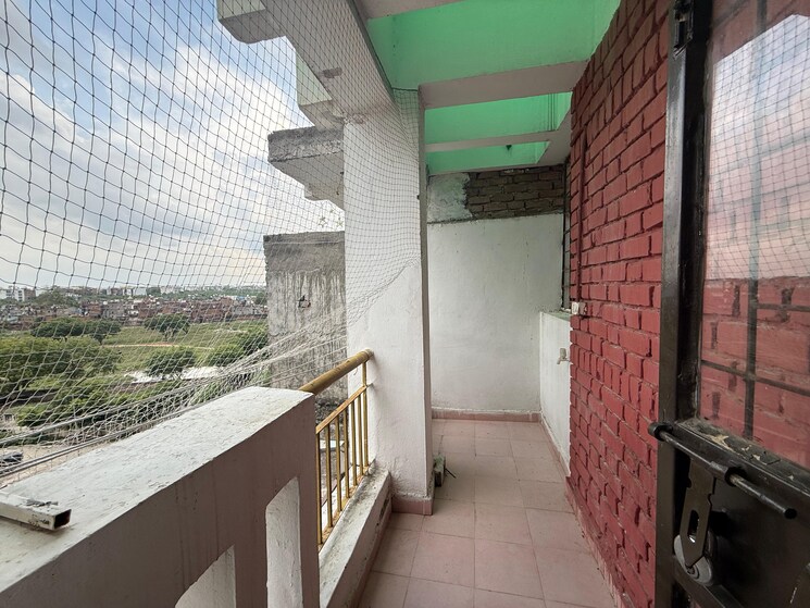 Attached Bathroom, vasant kunj 2 Bedroom 1050 Sq.Ft. Apartment In Vasant Kunj Delhi 9463527