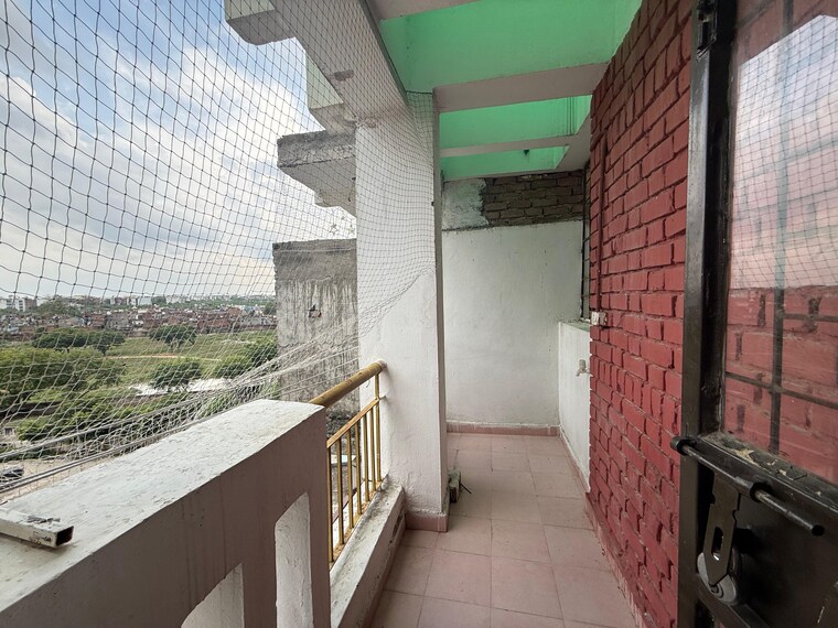 Attached Bathroom, vasant kunj 2 Bedroom 1050 Sq.Ft. Apartment In Vasant Kunj Delhi 9463527